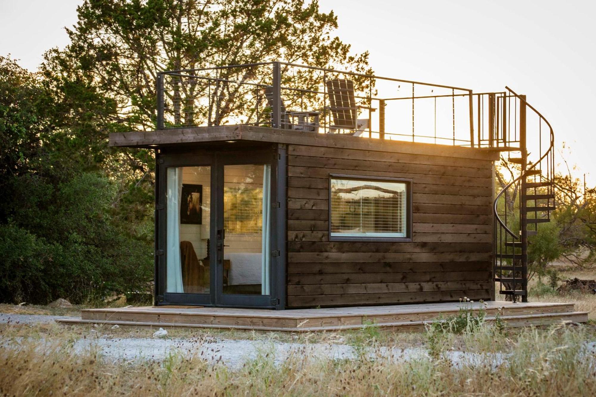 New The Perry Cozy Container Home Фредеріксбург Екстер'єр фото